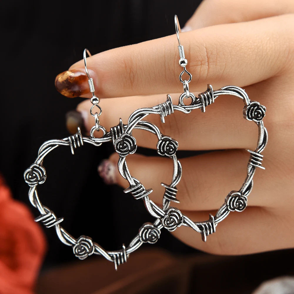 Wholesale Simple thorn rose heart earrings
